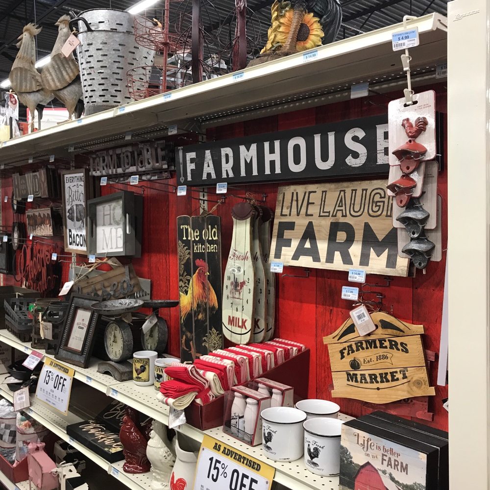 Tractor Supply - Department Stores Near Me - Palm Coast, Florida