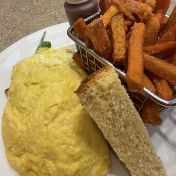 Pond House Cafe - Brie apple omelette - Cafes Near Me - West Hartford, Connecticut Pond House Cafe - Brie apple omelette - Cafes Near Me - West Hartford, Connecticut