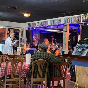 Papa Turney's - a band playing in a restaurant - Barbeque Near Me - Hermitage, Tennessee