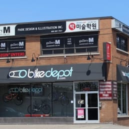 The Store from Yonge St side. heading north. The Store from Yonge St side. heading north.