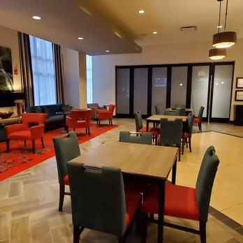 Hampton Inn & Suites Roanoke-Downtown - Hotels Near Me - Roanoke, Virginia Hampton Inn & Suites Roanoke-Downtown - Hotels Near Me - Roanoke, Virginia