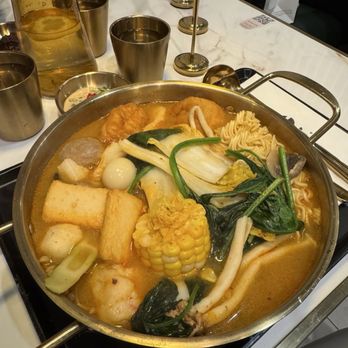 Big Way Hot Pot - Tomato Broth - Hot Pot Near Me - Vancouver, British Columbia