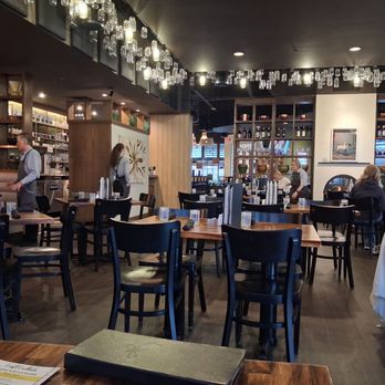 Mason Jar Kitchen & Bar - Inside - New American Near Me - Eagan, Minnesota