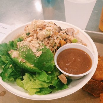 gusto! Ponce - Half lettuce/half rice, chicken, avocado, and curry peanut sauce. So good! - Salad Near Me - Atlanta, Georgia