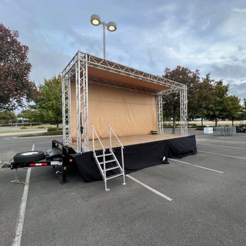 Trailer Up Rentals - Rented a stage trailer and it was amazing! Highly recommend! - Trailer Rental Near Me - Clovis, California Trailer Up Rentals - Rented a stage trailer and it was amazing! Highly recommend! - Trailer Rental Near Me - Clovis, California