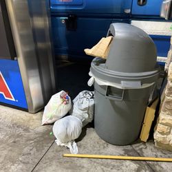 TA Travel Center - Overflowing outdoor trash bin