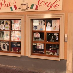 Pia's Cafe - Pias Cafe