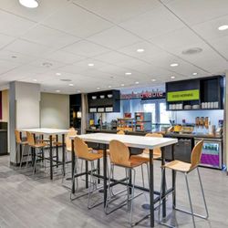 Home2 Suites by Hilton Miramar Ft. Lauderdale - Breakfast Area