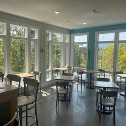 Blue Ridge Bottle Shop - Restaurant seating with views of the Blue Ridge Mountains