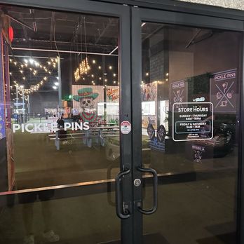 Pickle N Pins - Entrance - Axe Throwing Near Me - Metairie, Louisiana