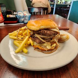 R'Reileigh's Daybreak Cafe - Ridiculous Burger & Fries