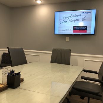 Bluegrass Land Title - Newly remodeled conference room - Insurance Near Me - Elizabethtown, Kentucky Bluegrass Land Title - Newly remodeled conference room - Insurance Near Me - Elizabethtown, Kentucky