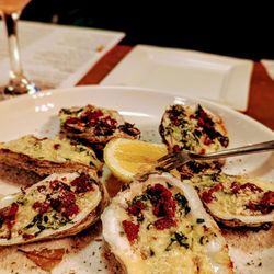 Tom's Oyster Bar