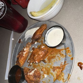 Pluckers Wing Bar - Addison - Chicken Wings Near Me - Dallas, Texas Pluckers Wing Bar - Addison - Chicken Wings Near Me - Dallas, Texas
