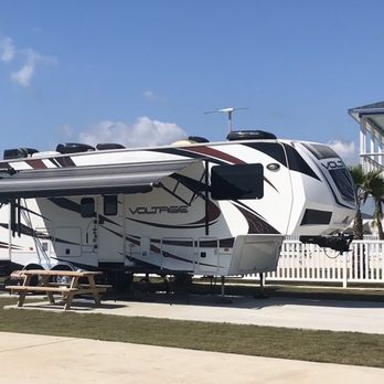 Bluewater RV Resort - RV Parks Near Me - Freeport, Texas