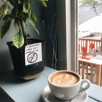 Pourquoi Pas Espresso Bar - Latte with their house-made coconut almond milk - Coffee & Tea Near Me - Montreal, Quebec