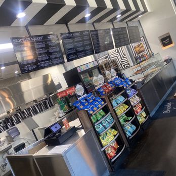 Brooklyn Square - Great CLEAN restaurant - Pizza Near Me - Pasadena, California