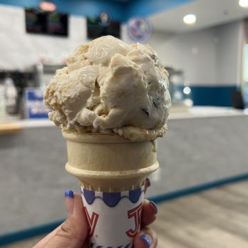 Pineapple Park - Thrifty Ice Cream- Caramel Caribou - Ice Cream & Frozen Yogurt Near Me - Las Vegas, Nevada Pineapple Park - Thrifty Ice Cream- Caramel Caribou - Ice Cream & Frozen Yogurt Near Me - Las Vegas, Nevada