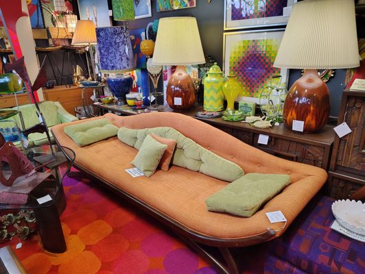 Lander Street Vintage by null