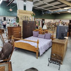Wags To Riches Thrift Store