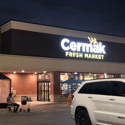 Cermak Fresh Market - Entrance