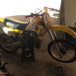 Back on the stand in the garage I already have a standard jug thats never been used and a new piston and wrist pin just need the bearing.