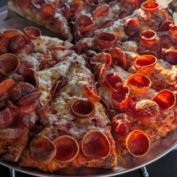 Pepperoni pizza - good! Pepperoni pizza - good!