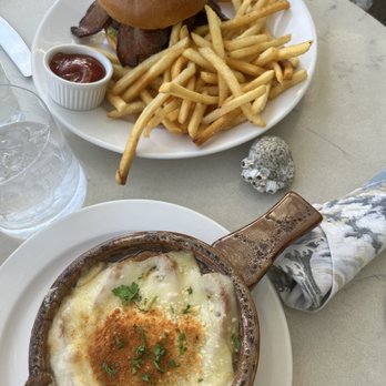 New Leaf Cafe - French onion soup and hamburger - New American Near Me - Eastsound, Washington