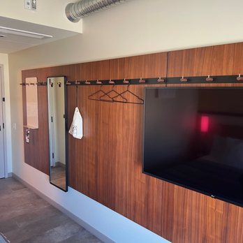 Moxy Oakland Downtown - Clever wardrobe - Hotels Near Me - Oakland, California Moxy Oakland Downtown - Clever wardrobe - Hotels Near Me - Oakland, California