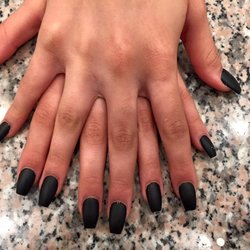 Q Nails
