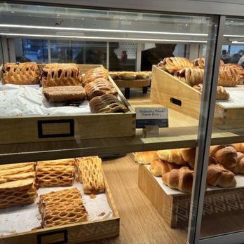 PARIS BAGUETTE - Updated April 2025 - 126 Photos & 37 Reviews - 21040