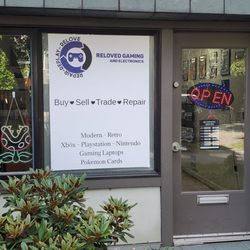 ReLoved Gaming and Electronics - Front entrance