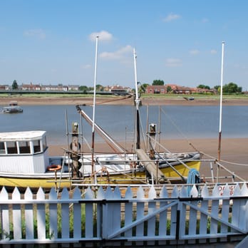 crown & Mitre - Pubs Near Me - King's Lynn, NFK