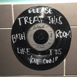 I stay tirando en el baño.