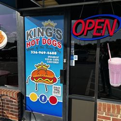King's Hot Dogs - Entrance