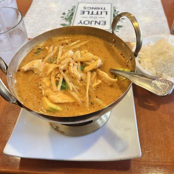Thai Thai Restaurant - Red Curry with Chicken - Thai Near Me - Henderson, Nevada