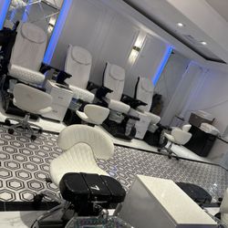 Red Nails - Pedicure Spa