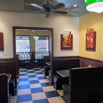Metro Diner - American Near Me - Dothan, Alabama