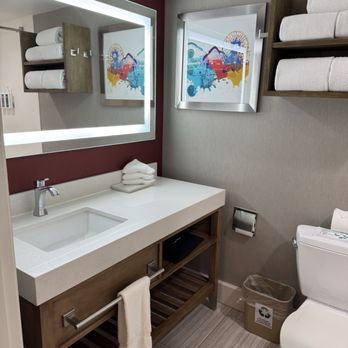 Desert Palms Hotel and Suites - Bathroom area - Hotels Near Me - Anaheim, California
