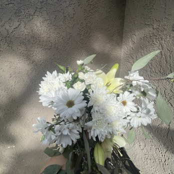 Barstow Flower & Bridal - So messy - Florists Near Me - Barstow, California Barstow Flower & Bridal - So messy - Florists Near Me - Barstow, California
