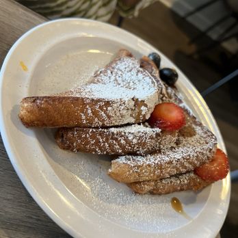 Happy Cafe - French Toast - Cafes Near Me - Virginia Beach, Virginia