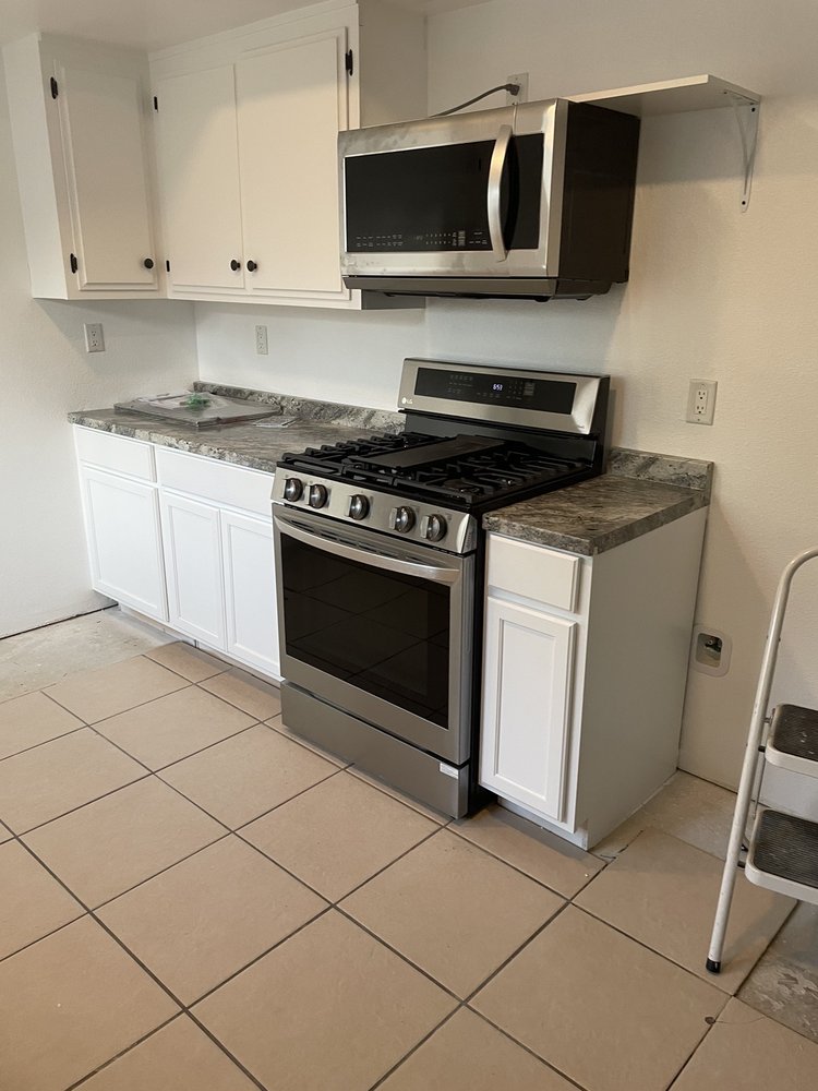 Slide of Albertos flooring and roof