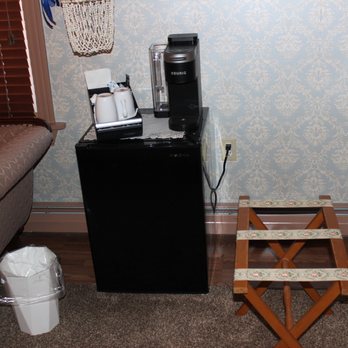 Carriage Stop Bed & Breakfast - Tranquility mini-fridge & Keurig coffee station - Bed & Breakfast Near Me - Palmyra, Pennsylvania