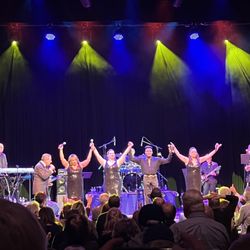 The Grand Opera House - Bobby Wilson & The Chiclettes