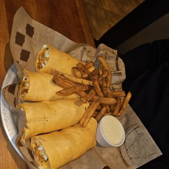 Cheddar's Scratch Kitchen - Buffalo chicken wraps - American Near Me - The Colony, Texas Cheddar's Scratch Kitchen - Buffalo chicken wraps - American Near Me - The Colony, Texas