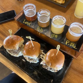 Napali Brewing - Sliders and beer - Brewpubs Near Me - Kapaʻa, Hawaii