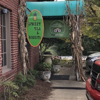 Sweet Tea & Biscuits Cafe - American Near Me - Tupelo, Mississippi