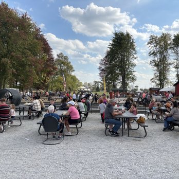 Lehner's Pumpkin Farm - Picnic area - Pumpkin Patches Near Me - Radnor, Ohio