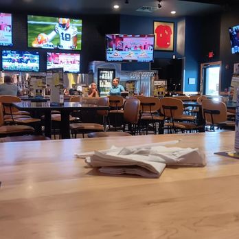 Buffalo Wild Wings - American Near Me - Gallipolis, Ohio