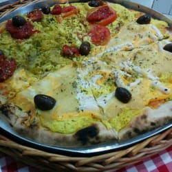 Bella Mooca Pizzaria Vegana & Vegetariana - Alho poró e Tomate Seco \ 5 Queijos(Veg).